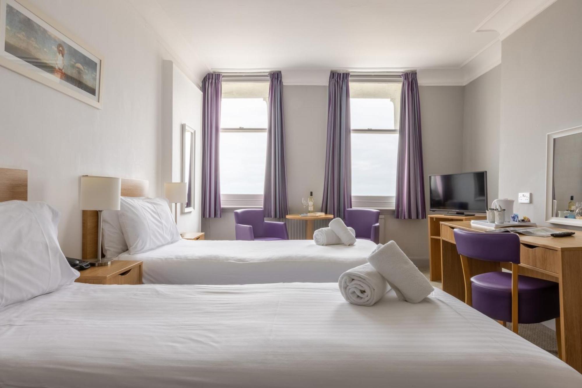 The Burlington Hotel Eastbourne Room photo